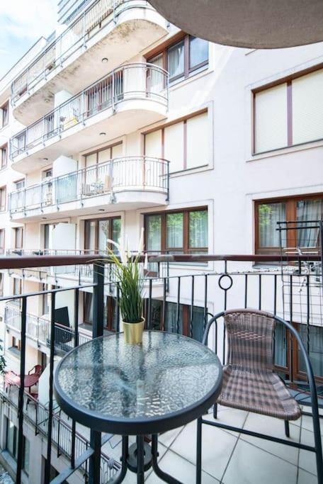 Free Parking! Soho Budapest 304, 4 Ppl, Ac, Fast Wifi, Smart Tv Buitenkant foto