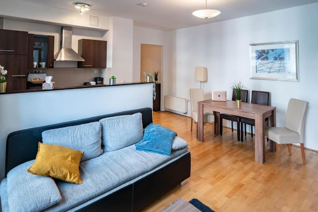 Free Parking! Soho Budapest 304, 4 Ppl, Ac, Fast Wifi, Smart Tv Buitenkant foto