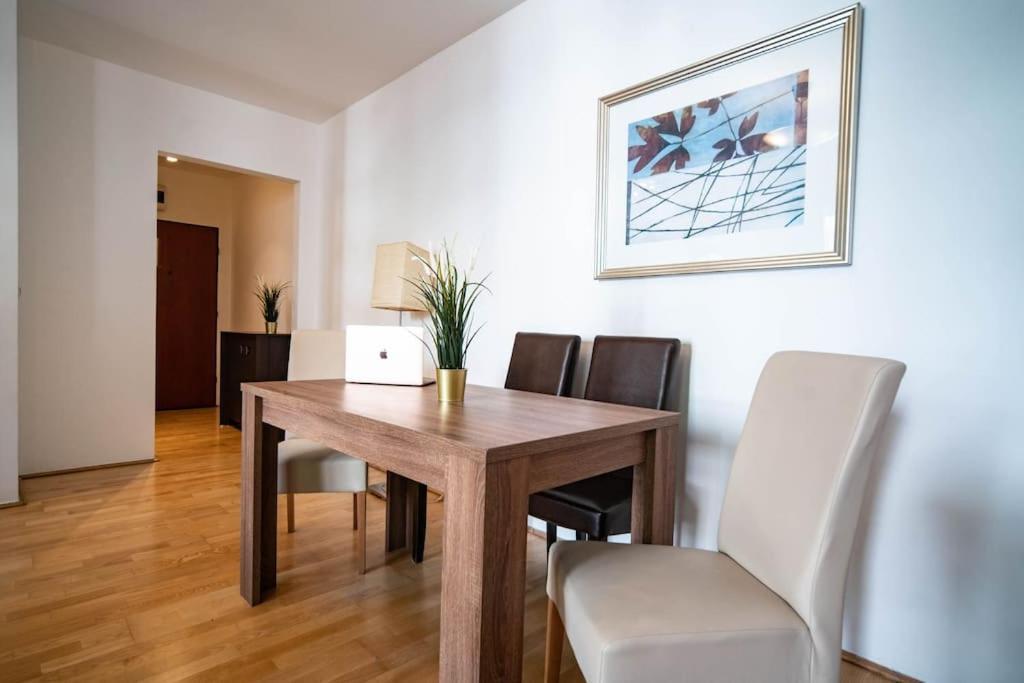 Free Parking! Soho Budapest 304, 4 Ppl, Ac, Fast Wifi, Smart Tv Buitenkant foto